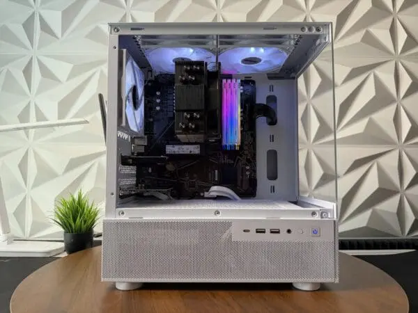 DKBPC Starter PC Image 2 DKBPC Starter PC front view showing clean white gaming PC build