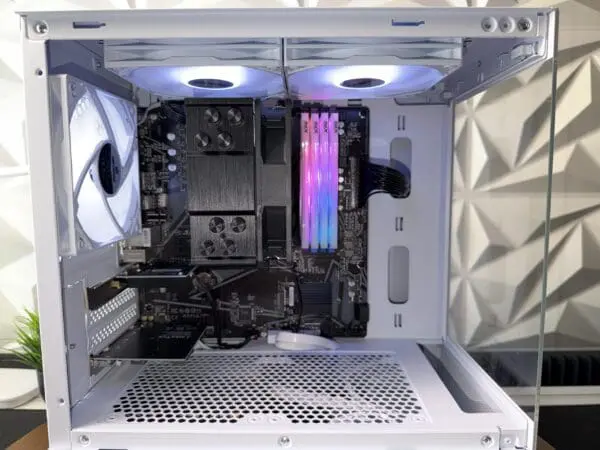 DKBPC Starter PC Image 8 DKBPC Starter PC close-up of the front panel and white gaming PC chassis