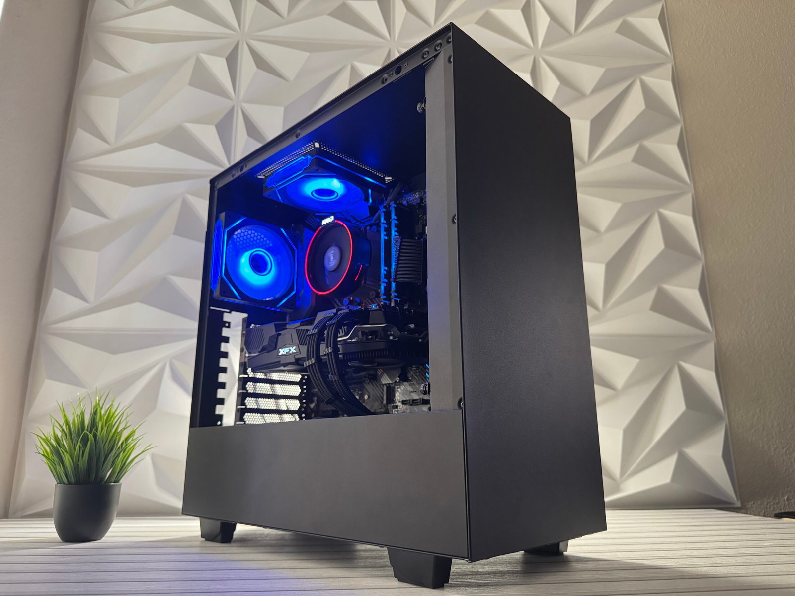 RX 5700 XT Blackout Gaming PC | Ryzen 5 3600 | 32GB RAM | 500GB SSD + 1TB HDD